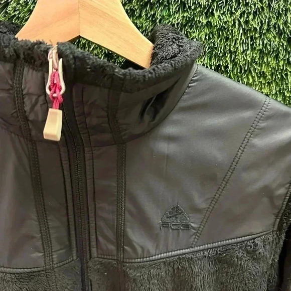 Vintage Nike ACG Black Zip-up Fleece Small - Picture 5 of 5